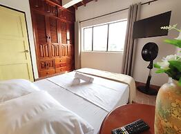 Hostal Colors - Hostel