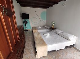 Hostal Colors - Hostel