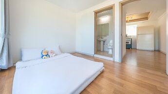 Ganghwa Haimom Family Poolvilla Marine