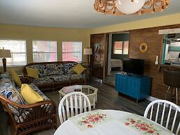 Nature Coast Inn and Cottages