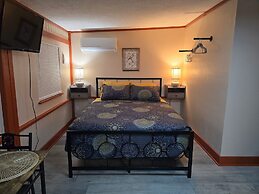 Nature Coast Inn and Cottages