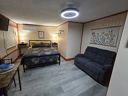 Nature Coast Inn and Cottages