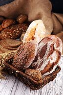 Holiday Inn Shanghai Huaxia by IHG