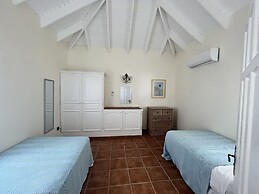 Stunning 4-bed Villa in Gros Islet, St Lucia