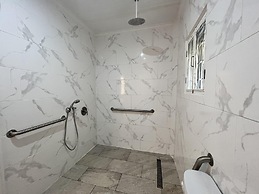 Stunning 4-bed Villa in Gros Islet, St Lucia