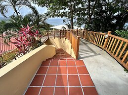 Stunning 4-bed Villa in Gros Islet, St Lucia