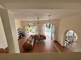 Stunning 4-bed Villa in Gros Islet, St Lucia