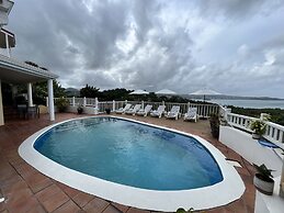 Stunning 4-bed Villa in Gros Islet, St Lucia