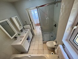 Stunning 4-bed Villa in Gros Islet, St Lucia