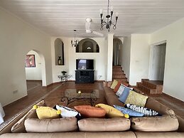 Stunning 4-bed Villa in Gros Islet, St Lucia