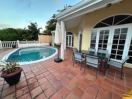 Stunning 4-bed Villa in Gros Islet, St Lucia