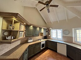 Stunning 4-bed Villa in Gros Islet, St Lucia