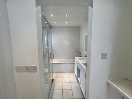 Stunning 4-bed Villa in Gros Islet, St Lucia