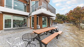 Ganghwa Marinpaibeu Pulbilra Gajok Pension