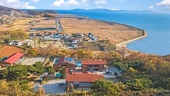 Ganghwa Marinpaibeu Pulbilra Gajok Pension