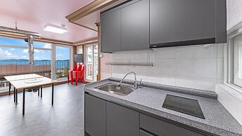 Ganghwa Marinpaibeu Pulbilra Gajok Pension