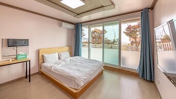 Ganghwa Marinpaibeu Pulbilra Gajok Pension