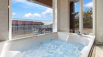 Ganghwa Marinpaibeu Pulbilra Gajok Pension