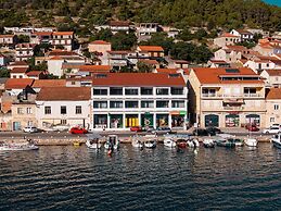 Apartments & Rooms Fisherman's Luck