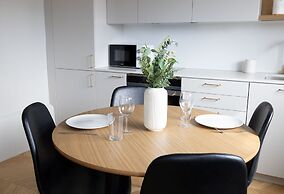 2ndhomes Beautiful & Modern Attic Studio