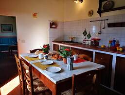 Sunflower apt With Shared Pool Family fun