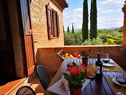 Sunflower apt With Shared Pool Family fun