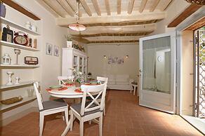 Ginepro Grillo in Camaiore