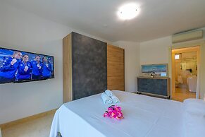 Rivoltella Apt With Pool 600m From Lake