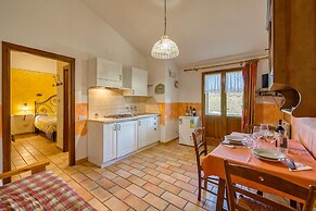 Mustard apt With Shared Pool