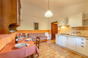 Mustard apt With Shared Pool