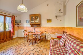 Mustard apt With Shared Pool