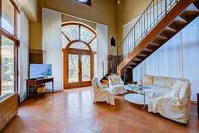 Villa Faccioli Magnolia With Shared Pool