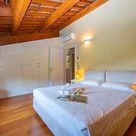 Villa Faccioli Magnolia With Shared Pool