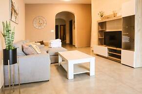 Siku Gozitan House With Pool hot tub