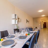 Siku Gozitan House With Pool hot tub