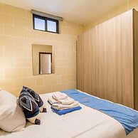 Siku Gozitan House With Pool hot tub