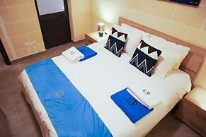 Siku Gozitan House With Pool hot tub