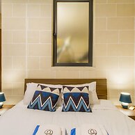 Siku Gozitan House With Pool hot tub