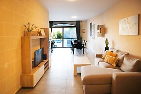 Siku Gozitan House With Pool hot tub