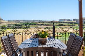 Villayana Gozitan Farmhouse With Pool