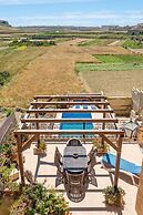 Villayana Gozitan Farmhouse With Pool