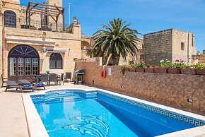 Villayana Gozitan Farmhouse With Pool