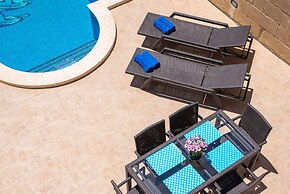 Villayana Gozitan Farmhouse With Pool