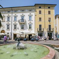 Residenza Rocca Del Lago 4