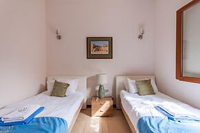 Harbour Views Gozitan Villa Shared Pool