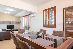 Harbour Views Gozitan Villa Shared Pool