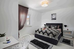 Apartments Vista Royal