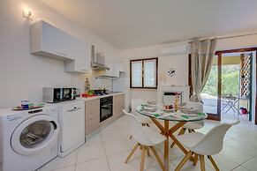 Perla del Lago Near the Beach