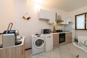 Perla del Lago Near the Beach