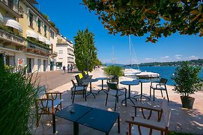 Perla del Lago Near the Beach